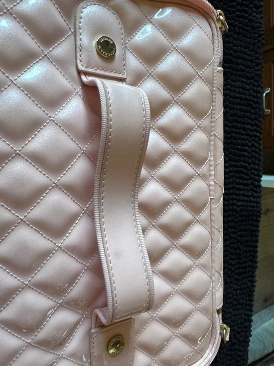 Victoria's Secret Quilted Light Pink Cosmetic Case with Top Handle - Picture 8 of 8